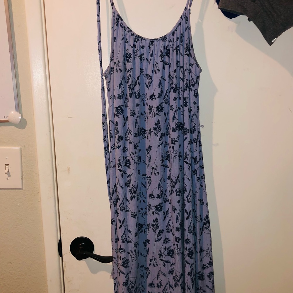 Knee length casual floral pattern dress